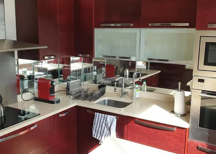 Appartement Lumineux De 90 M2 Situe En Centre Ville