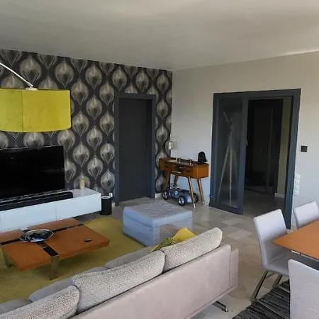 Appartement Lumineux De 90 M2 Situe En Centre Ville Annecy Exterior foto